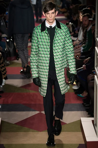 Look 49